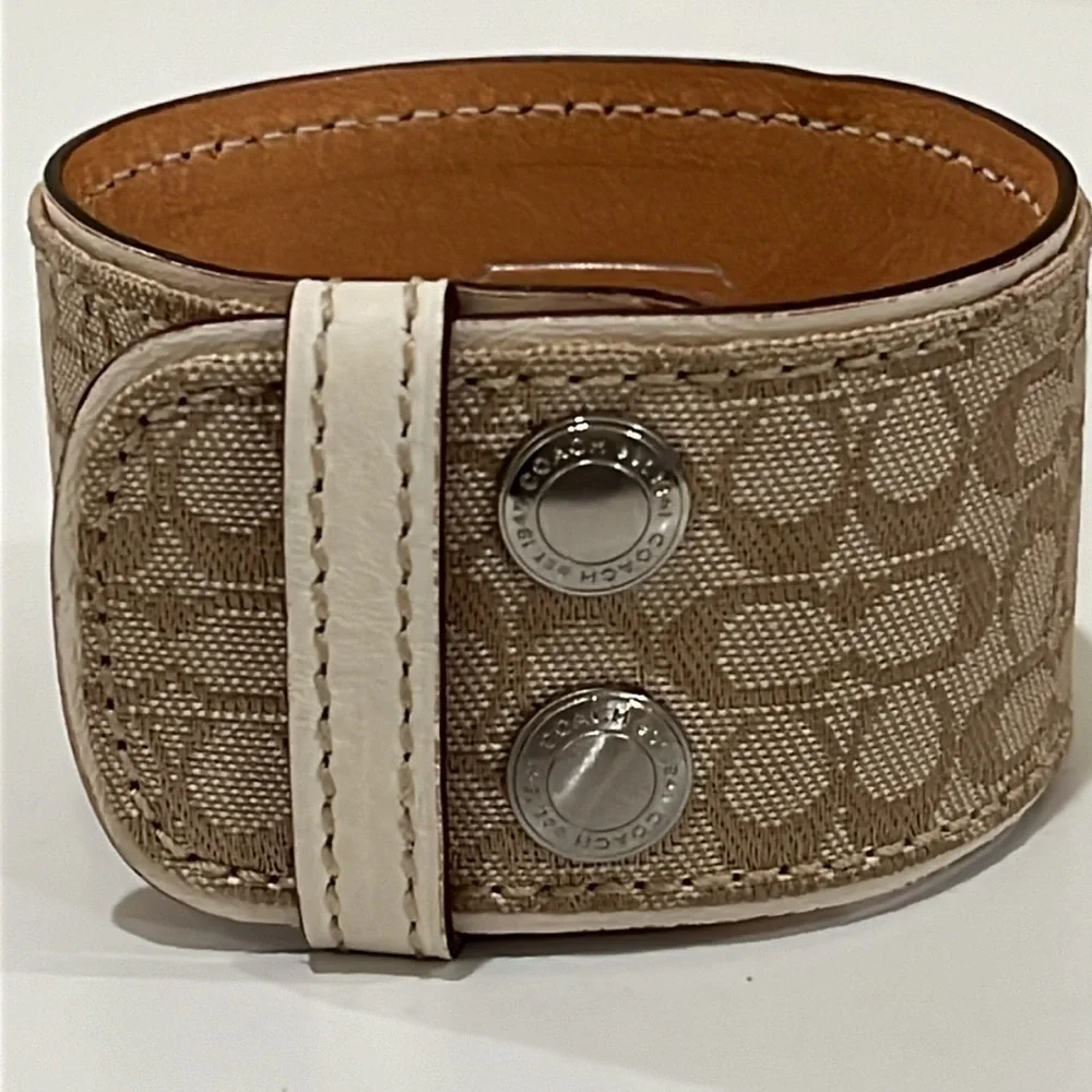 COACH :: WRAP BRACELET